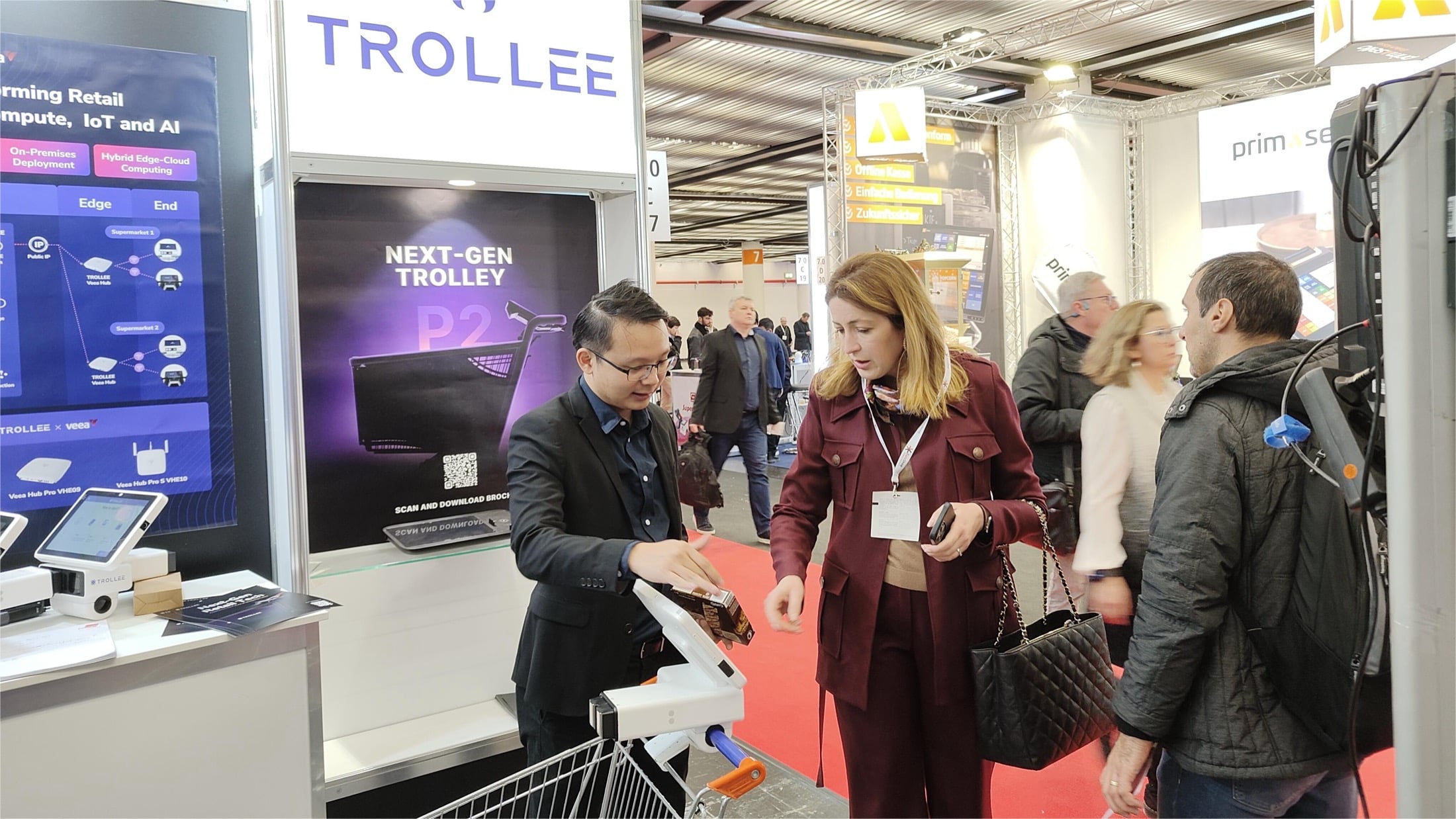 TROLLEE and Veea smart cart demonstration at EuroShop 2023